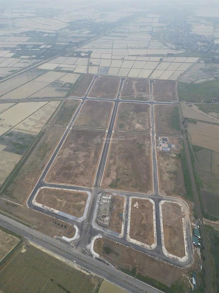 Chính chủ bán lô nhà xưởng 2500m2, mặt tiền 40m, giá 8,xtr/m2