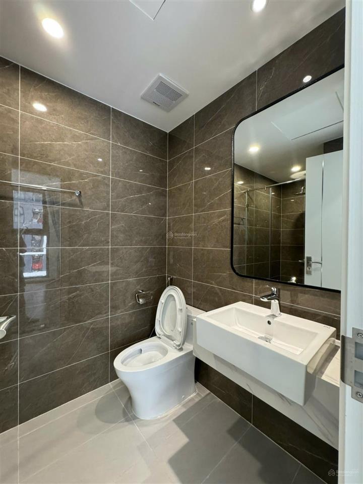 Chính chủ bán gấp căn 3pn2vs 80m2 giá 6 tỷ nhỉnh chút. view thoáng phân khu sakura