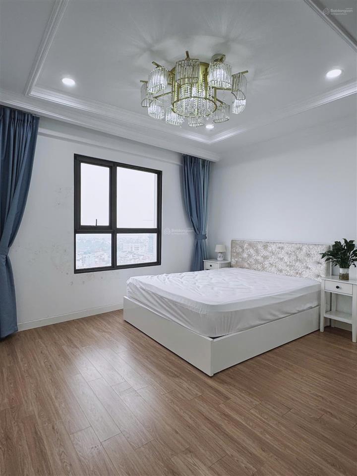 Bán nhanh căn góc hoa hậu đẹp tòa metro  kosmo tầng 19 view trực diện hồ tây