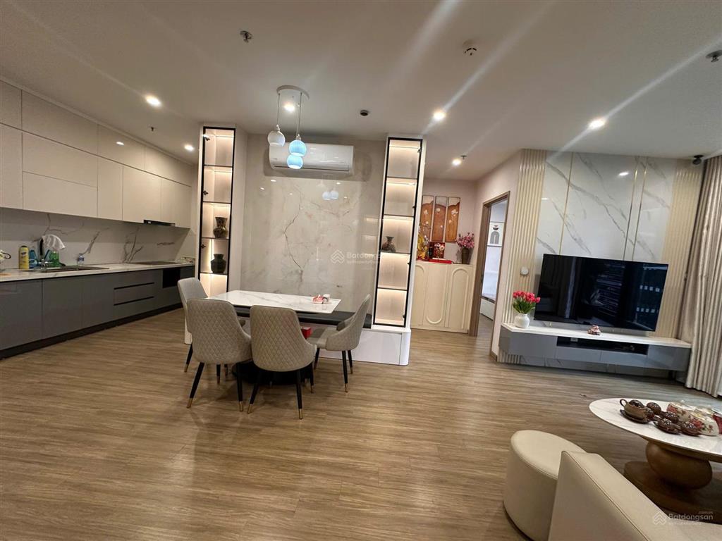 Sang nhượng căn hộ có slot để ô tô tại hầm giá chỉ 7,2 tỷ tại the pavilion  gia lâm