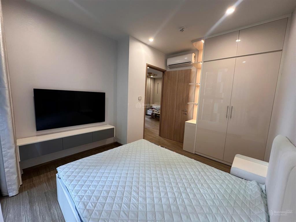 Sang nhượng căn hộ có slot để ô tô tại hầm giá chỉ 7,2 tỷ tại the pavilion  gia lâm