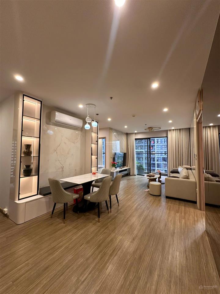 Sang nhượng căn hộ có slot để ô tô tại hầm giá chỉ 7,2 tỷ tại the pavilion  gia lâm