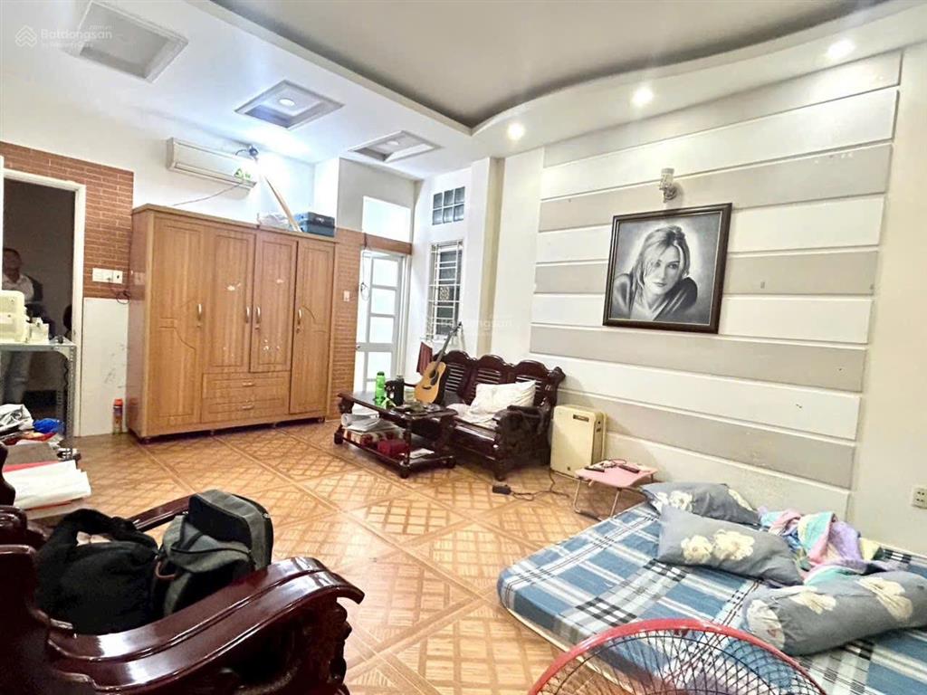 Hot hot hot chỉ còn 1 căn duy nhất hxh phan đăng lưu phú nhuận
dt 4m x 9m (nhà ngang 4.5m) 4lầu