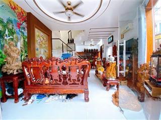 Tt nhà bè  nhà đẹp 97m2, xe hơi ngủ trong sân, 1p sang quận 7. giá 9 tỷ