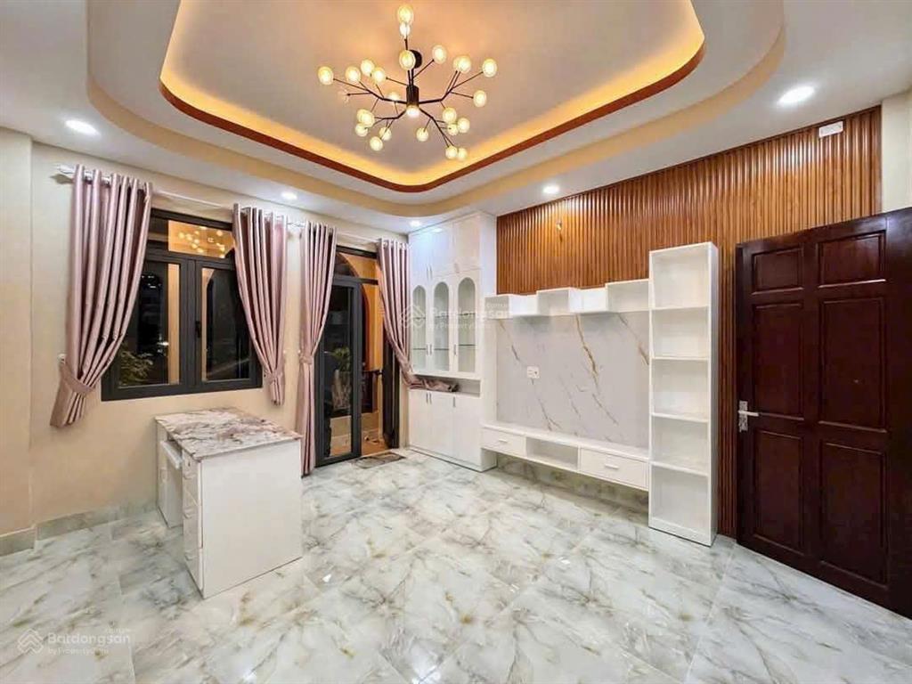 Kẹt tiền bán nhà hậu giang, 4.5 x 17, 5 tầng btct, 5 phòng, có sân thượng, hẽm rộng tiện kinh doanh