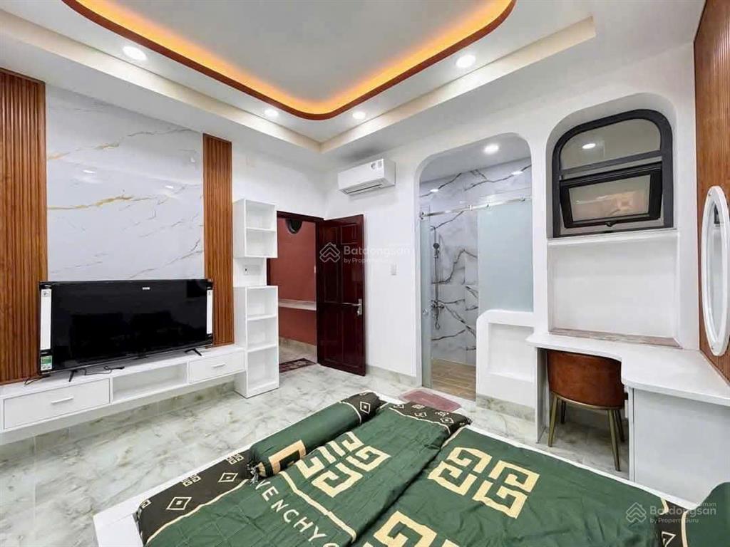 Kẹt tiền bán nhà hậu giang, 4.5 x 17, 5 tầng btct, 5 phòng, có sân thượng, hẽm rộng tiện kinh doanh