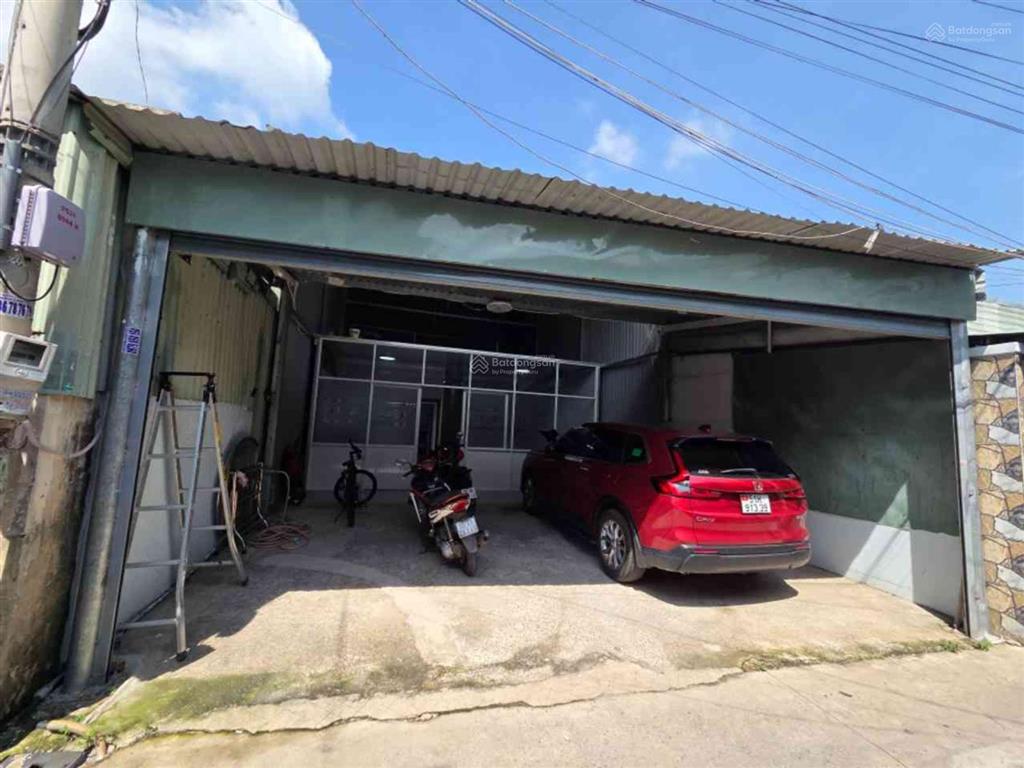 Nhà hẻm xe hơi ngay phố ẩm thực song hành ql22, hóc môn ngang 7m hiếm có chỉ 3,9 tỷ