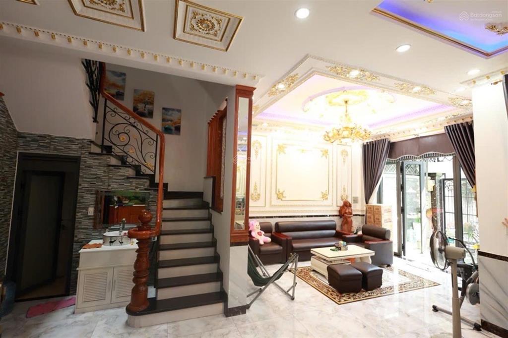 Biệt thự liền kề gara ô tô ngang 7m, giáp tân bình chỉ 9,8 tỷ