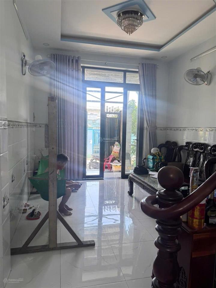 Nhà sát mặt tiền phan văn hớn đường xe hơi chỉ 3,7 tỷ