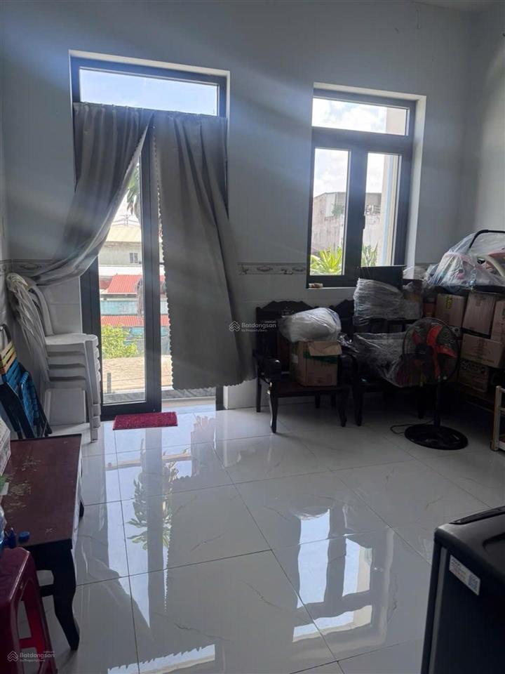 Nhà sát mặt tiền phan văn hớn đường xe hơi chỉ 3,7 tỷ