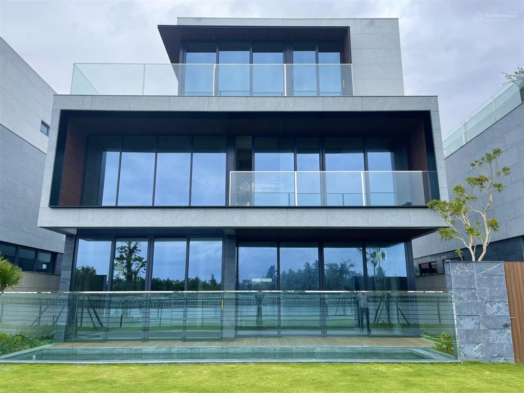 Bán gấp biệt thự 300m2 ven sông cổ cò đà nẵng