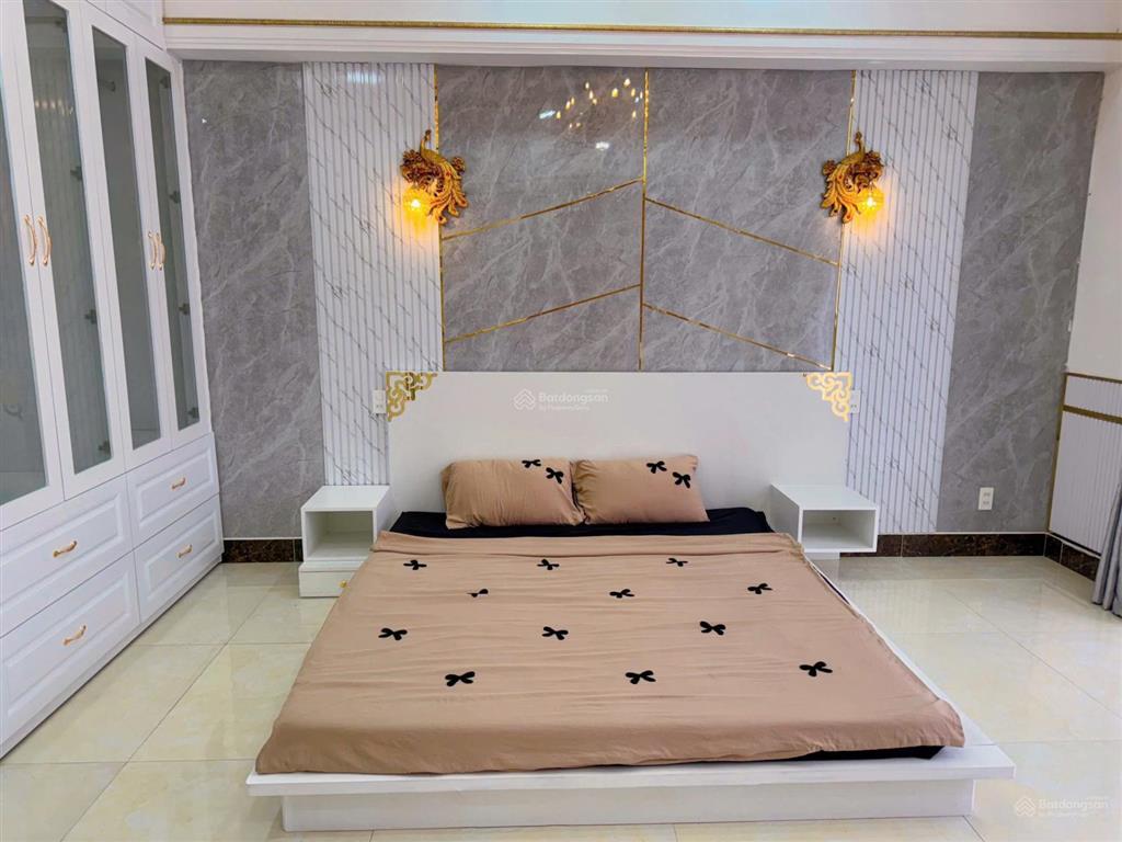 Bán nhà mặt phố huỳnh thị đồng, 11 tỷ, 84 m2, 4pn, 3wc, pháp lý đầy đủ, mặt tiền rộng