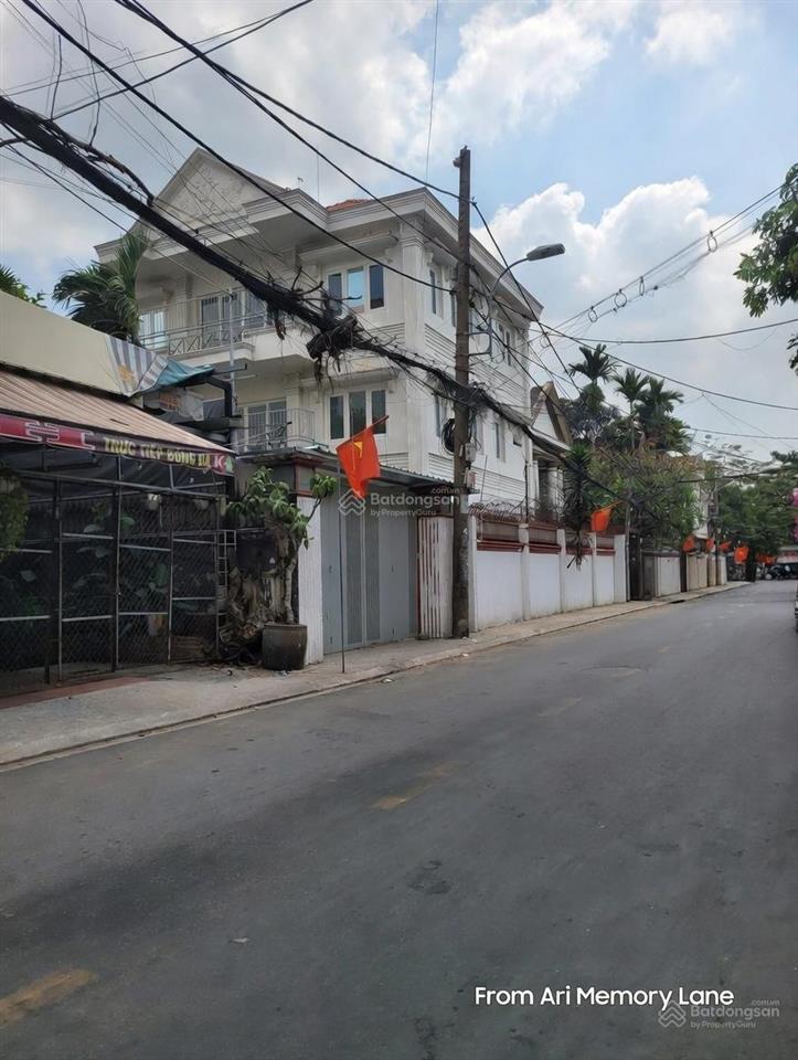 Commercial lease  biệt thự với sân rộng và chỗ đậu xe thoải mái cho văn phòng, spa, clinic, ...