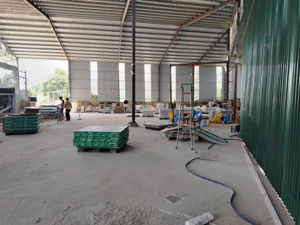 Bán 2300m2 đất yên bình hơn 10 tỷ, sẵn xưởng, ko dính qh