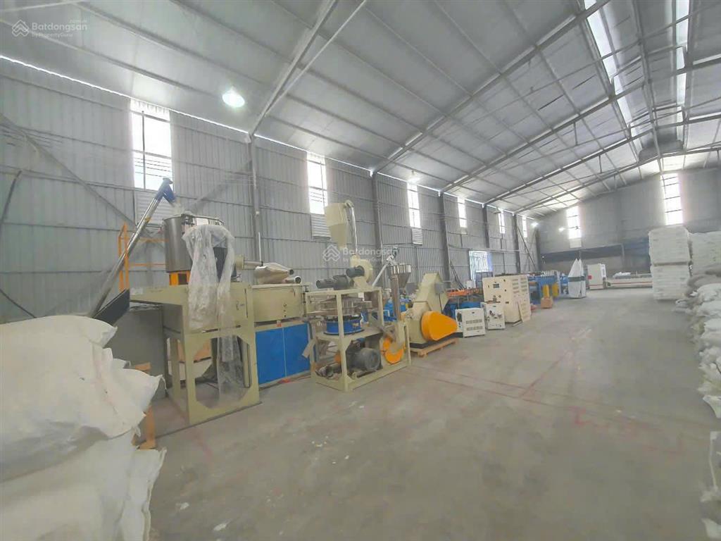 Bán 2300m2 đất yên bình hơn 10 tỷ, sẵn xưởng, ko dính qh