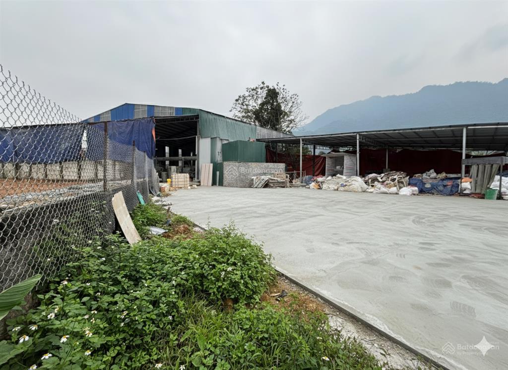 Bán 2300m2 đất yên bình hơn 10 tỷ, sẵn xưởng, ko dính qh
