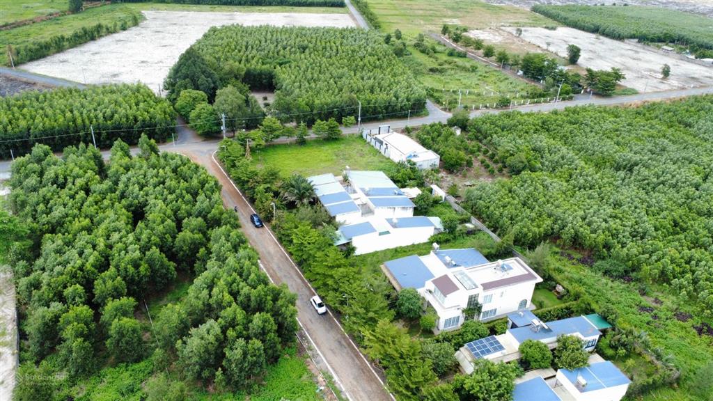 Bán căn nhà vườn nghỉ dưỡng gần biển lộc an, cách chợ, trường học 2km. khu dân cư an ninh