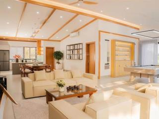 Bán villa ladera hòa bình 3pn view núi, bể bơi riêng, karaoke, ps5