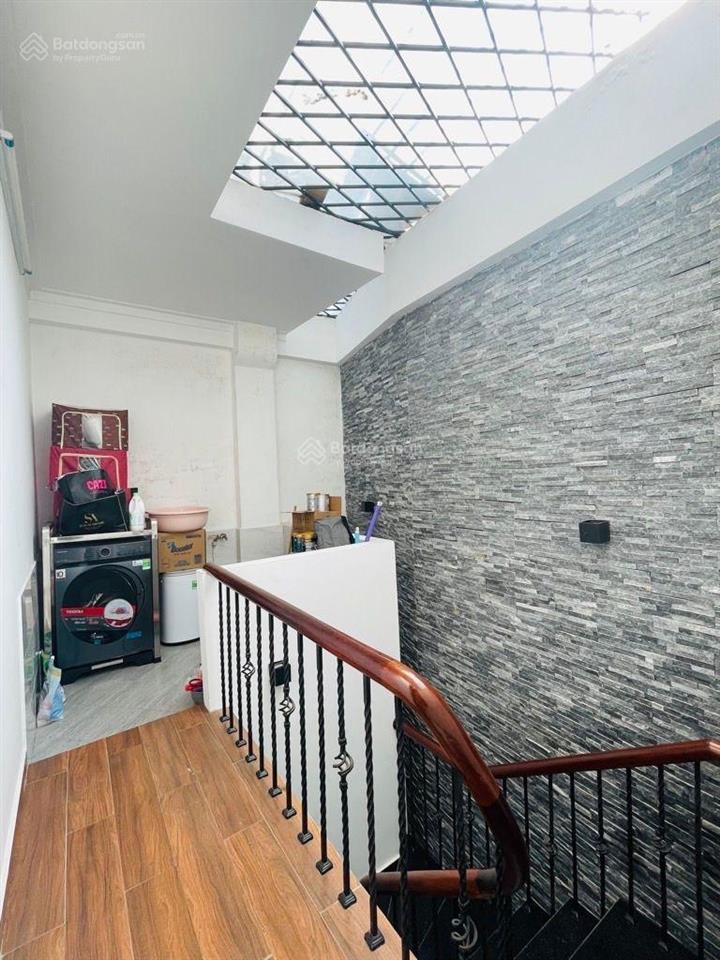 Chính chủ bán nhà dân xây thạch bàn 40m2 giá tốt nhất khu vực