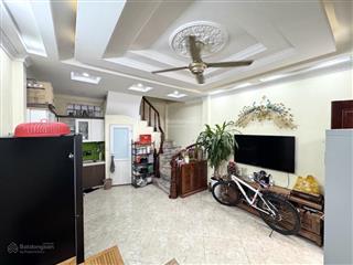 Nhà 35m2 đối diện aeon mall long biên