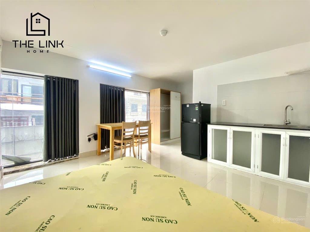 Cho thuê căn hộ studio  cửa sổ trời lớn  full nt  gần d2
