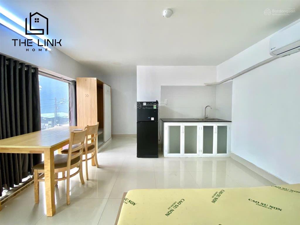 Cho thuê căn hộ studio  cửa sổ trời lớn  full nt  gần d2