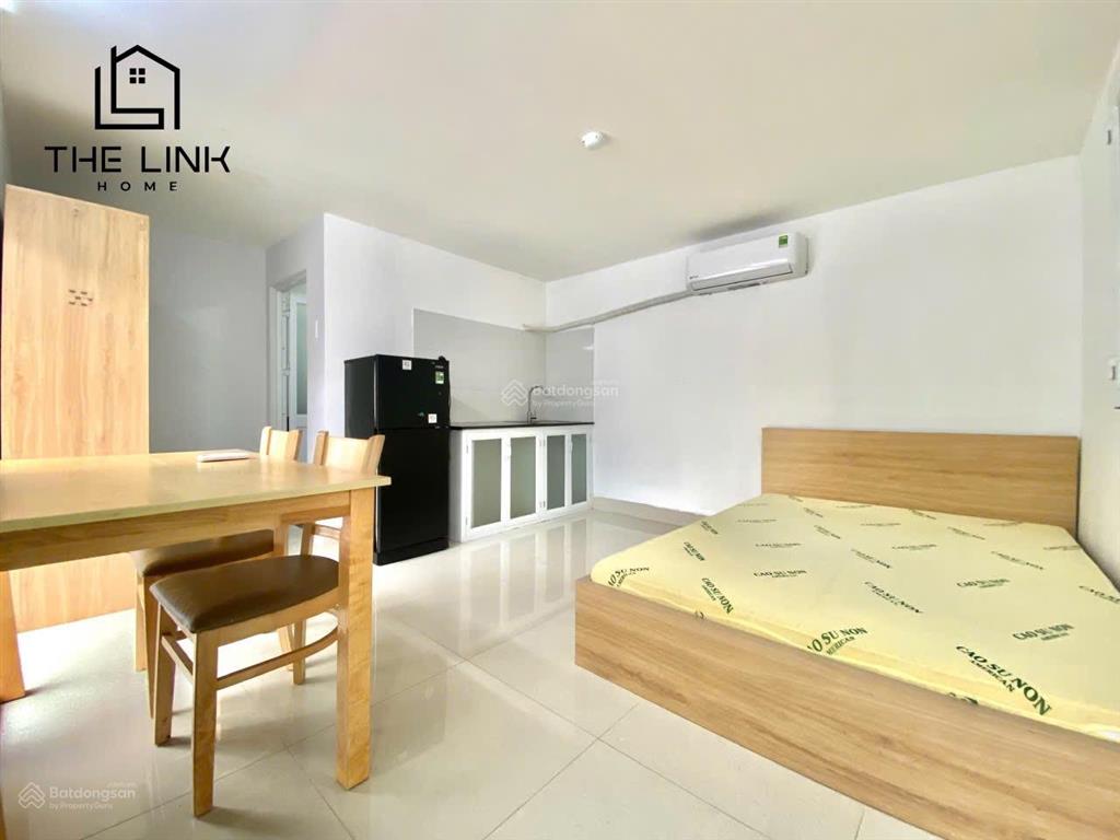 Cho thuê căn hộ studio  cửa sổ trời lớn  full nt  gần d2
