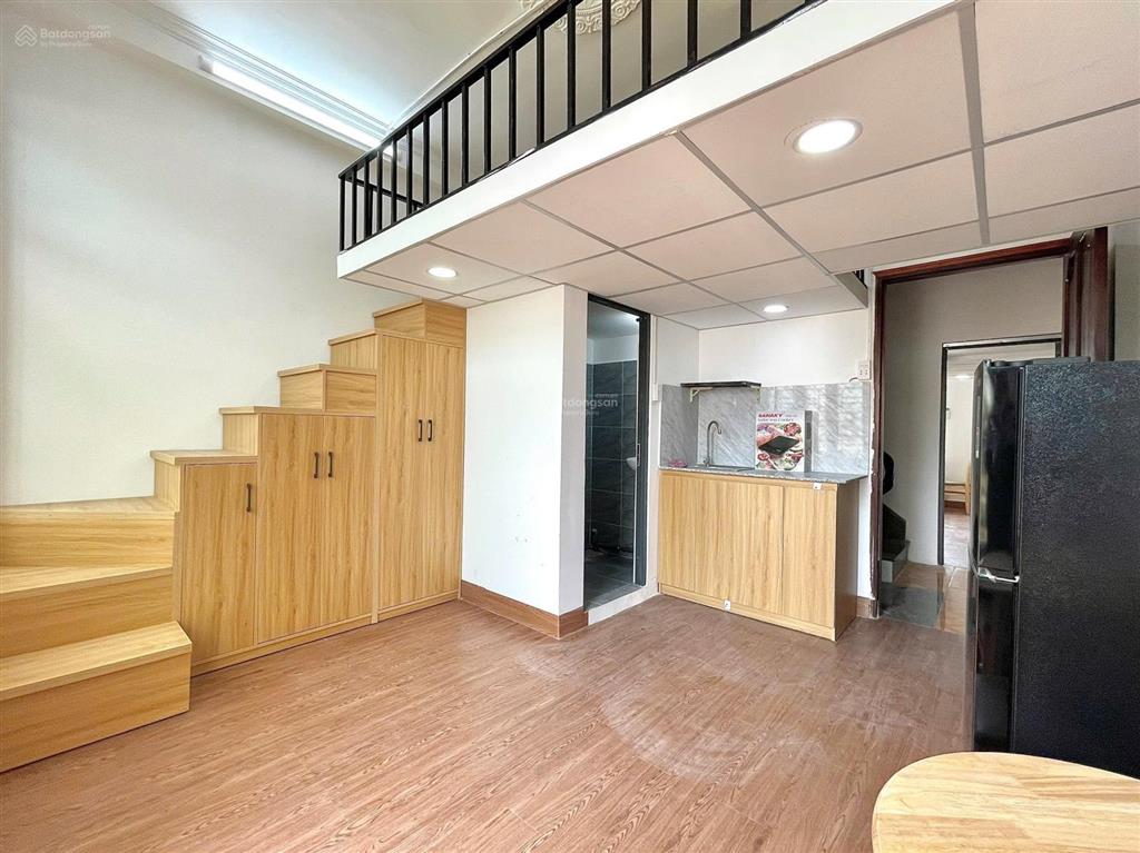 Căn hộ có gác  nhà mới 100%  siêu rộng  bancol  gần cầu kinh