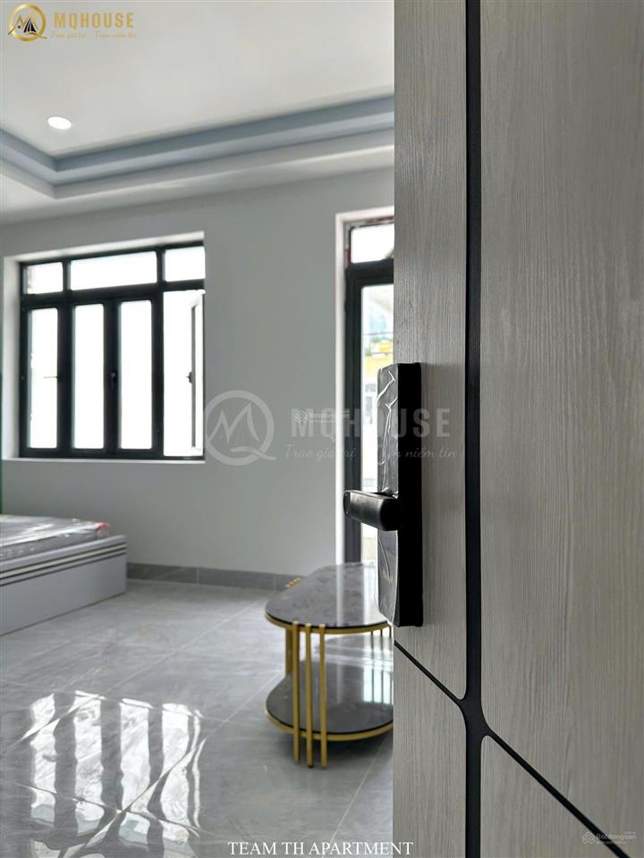 Cho thuê căn hộ  bancol  thang máy  hâm
xe  full nt  gần hàng xanh