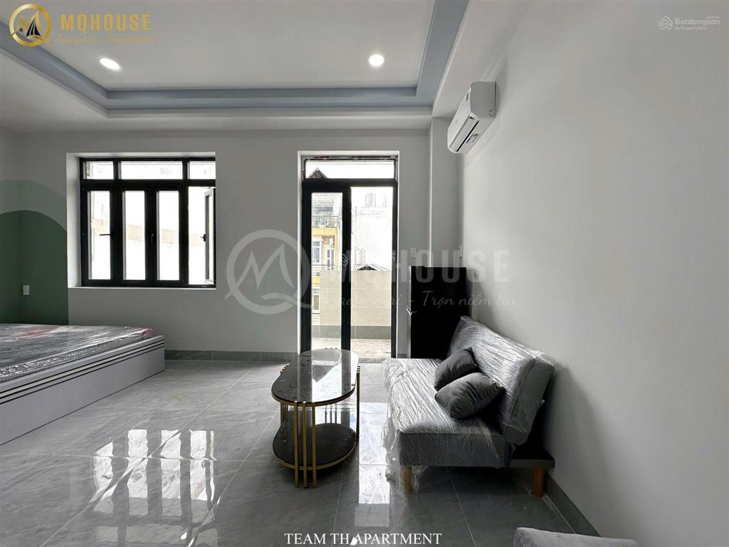 Cho thuê căn hộ  bancol  thang máy  hâm
xe  full nt  gần hàng xanh