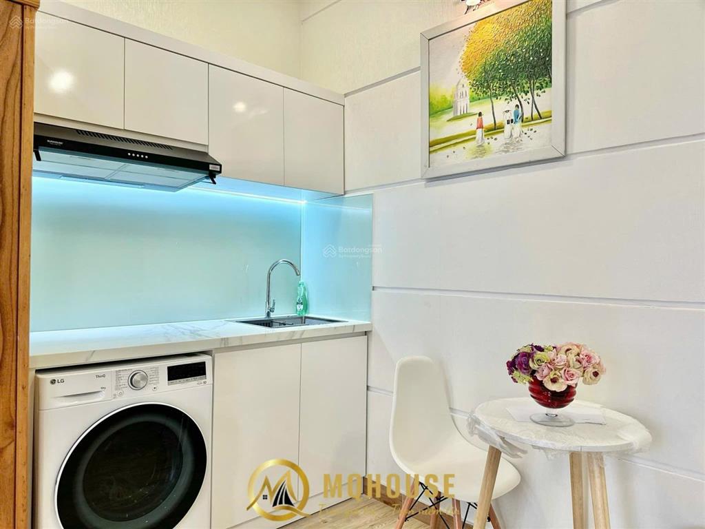 Cho thuê căn hộ  bancol  full nt sang trọng  gần hàng xanh