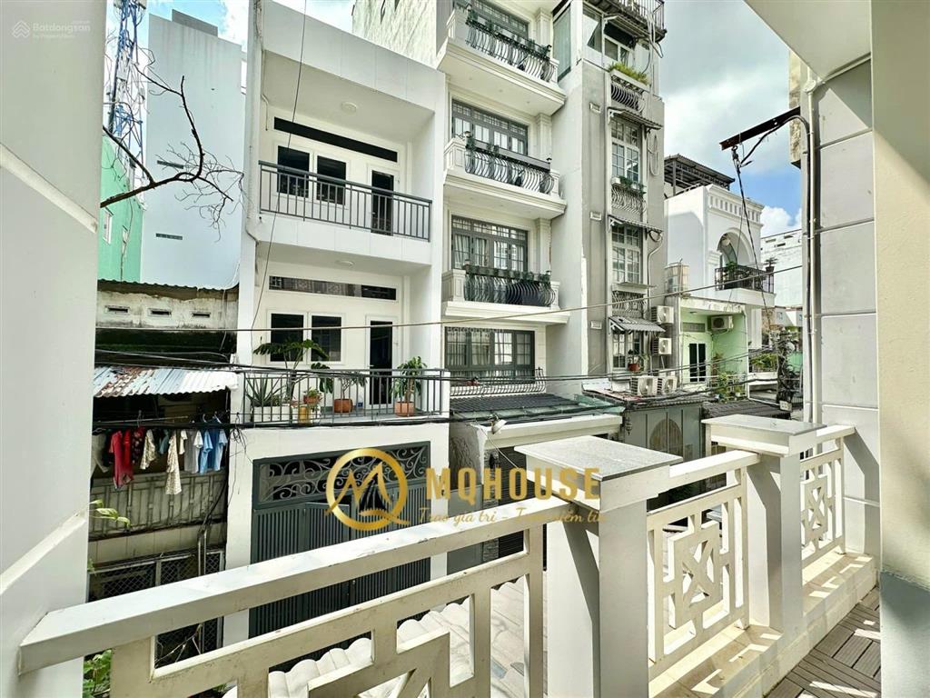Cho thuê căn hộ  bancol  full nt sang trọng  gần hàng xanh