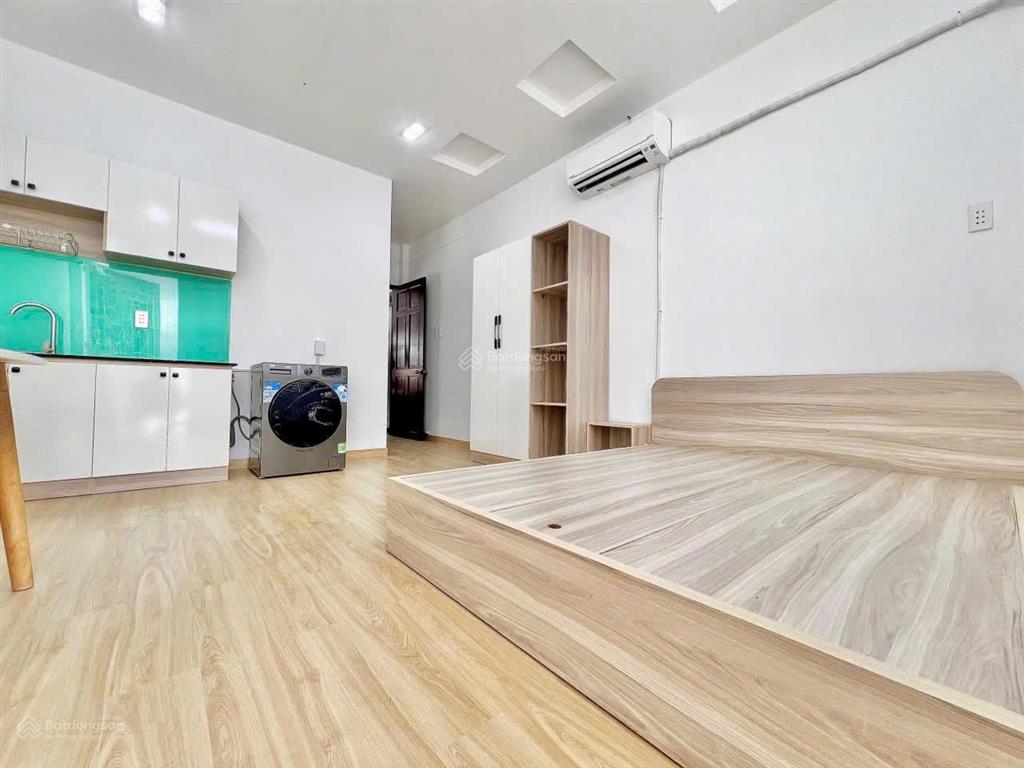 Cho thuê căn hộ  bancol  full nt  giặt riêng  gần ngã 4pn