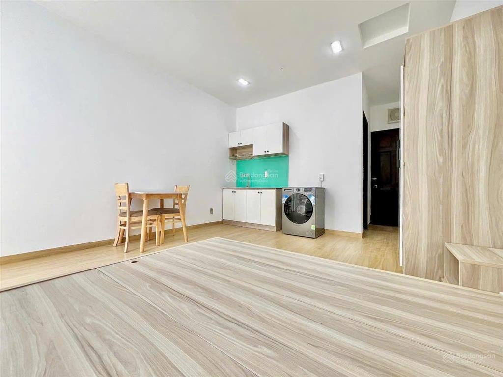 Cho thuê căn hộ  bancol  full nt  giặt riêng  gần ngã 4pn