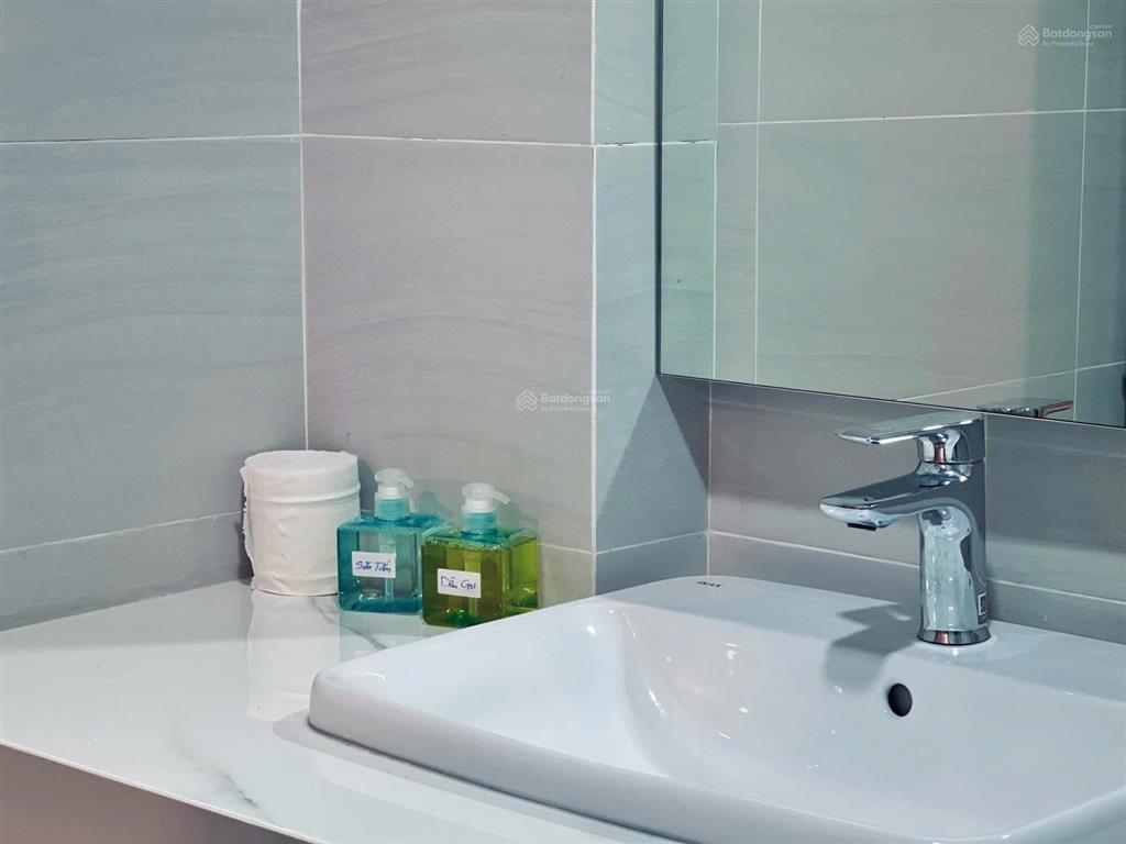 Cho thuê chdv full nội thất ban công thoáng ngay ngã tư hàng xanh di chuyển q1, q2 chỉ 5 phút