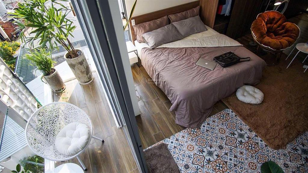 Cho thuê căn hộ dịch vụ full nội thất ban công thoáng gần trung tâm quận 1