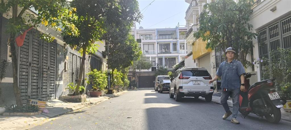 Chủ gấp bán  mặt tiền kdc vip hiệp thành city  hxh, giá nhỉnh 9,5tỷ, sát nguyễn ảnh thủ, quận 12