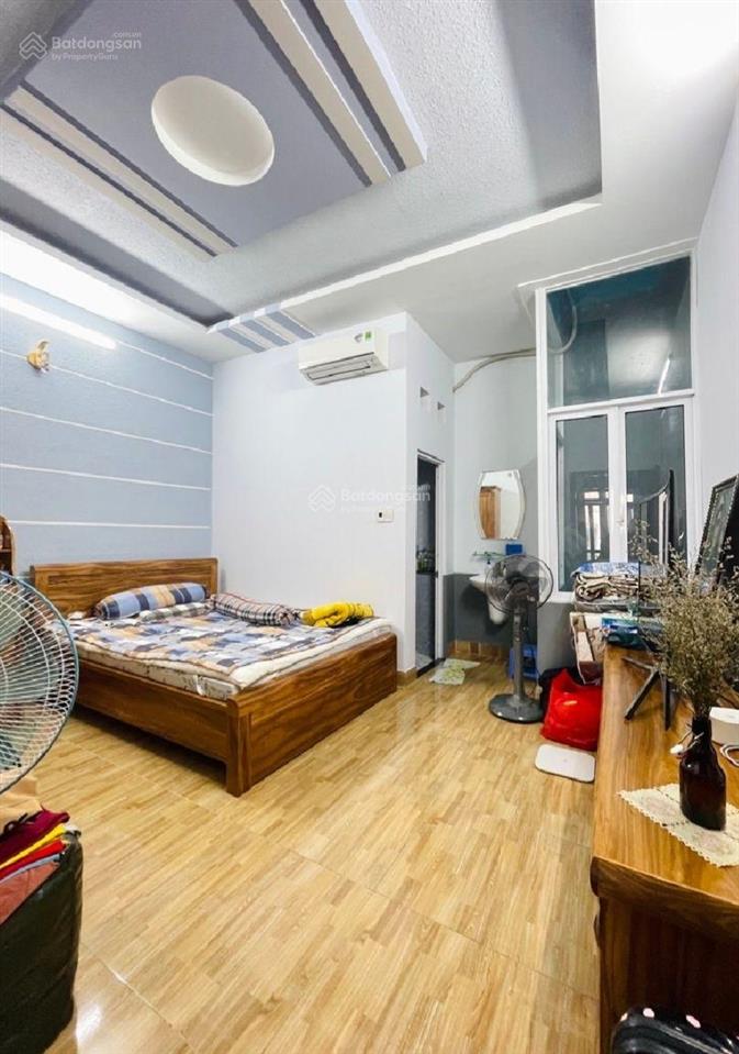 Bán nhà 1/ trương thị hoa  hxh  đối diện ub phường  2 tầng  4pn  64m2  full nt  giá 6.5 tỷ