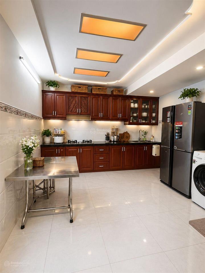 Tìm chủ mới cho căn hẻm xe hơi  buôn bán được ngay trung mỹ tây
dt 4x10, 1 trệt 2 lầu, 3pn, 4.3 tỷ