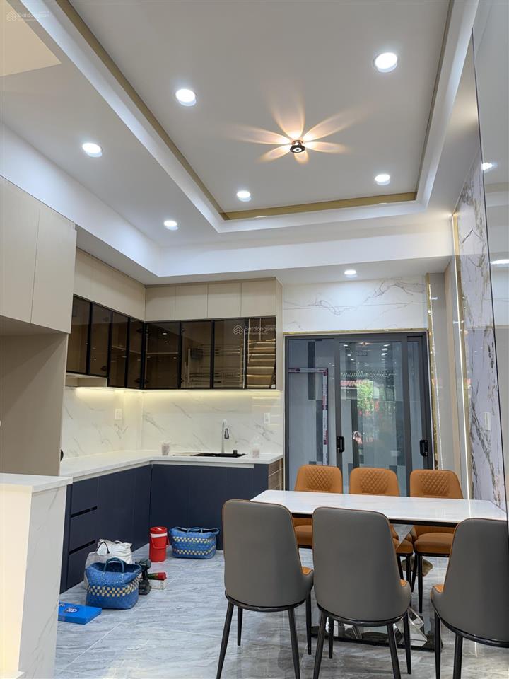 Bán nhà hương lộ 2 , bình tân 4 tầng mới đẹp tặng full nội thất . giá  7,5 tỷ .