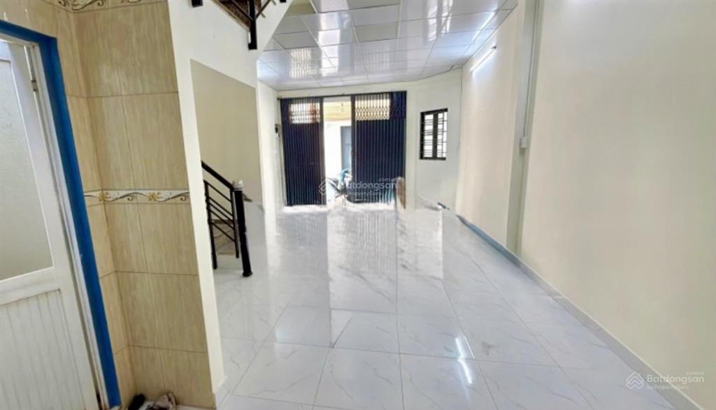Bán nhà lạc long quân, quận 11 ngang 10m hiếm 104m2 gần đầm sen chỉ 9.x tỷ