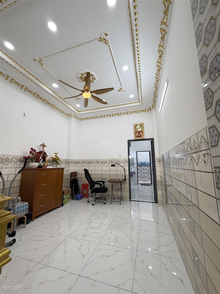 Nhà 4 tầng mã lò, bình tân gần bệnh viện 74m giá 6,95 tỷ.
