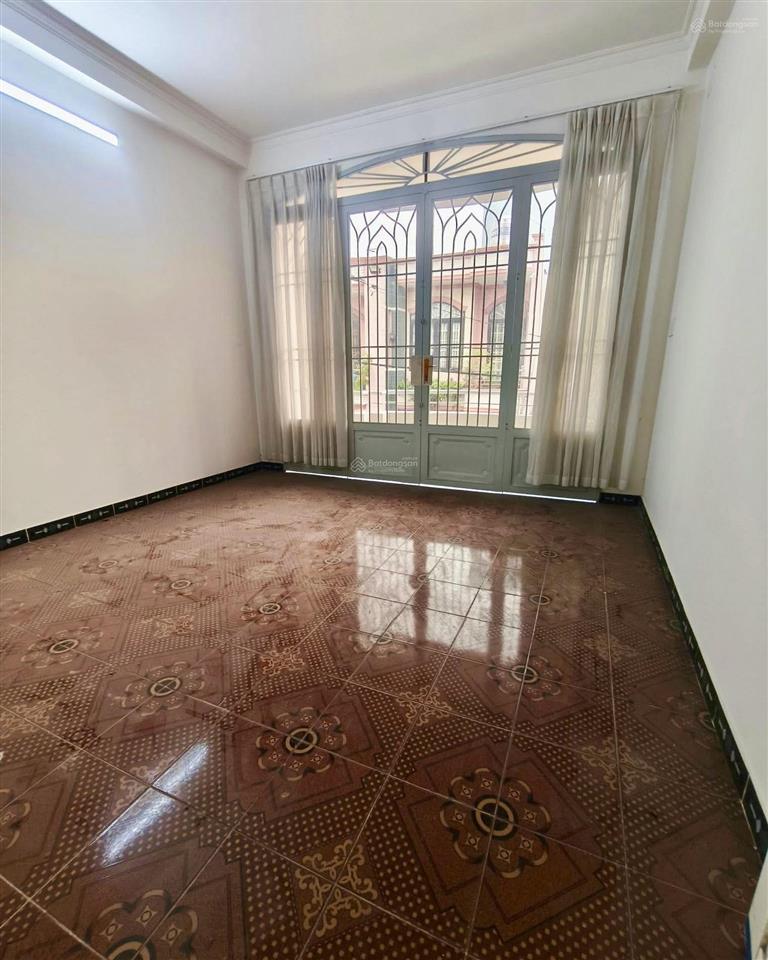 Nhà đẹp lô tư, bình tân 46m 4 tầng gần chợ gò xoài giá 5,3 tỷ