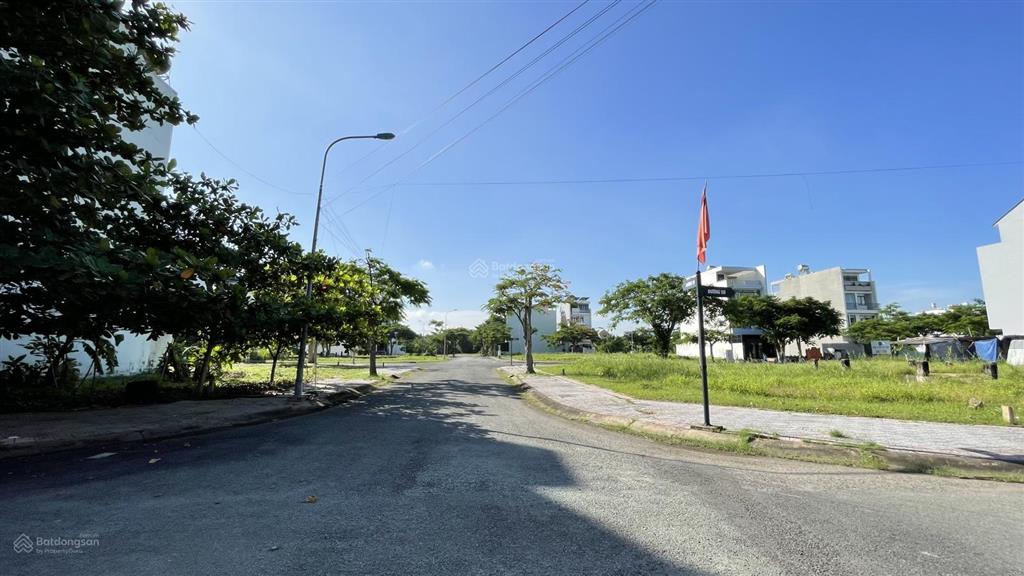 Bán nền 6x16 topia garden khang điền gần global city.