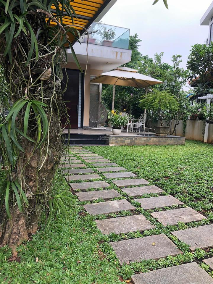 Bán gấp căn biệt thự cao cấp lucasta khang điền đường liên phường