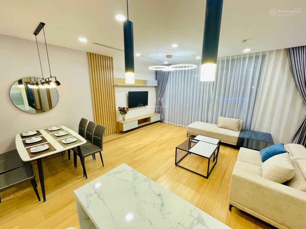 Gia đình cho thuê căn hộ sun square mỹ đình 2pn 85m2, full nội thất giá 14 triệu/tháng