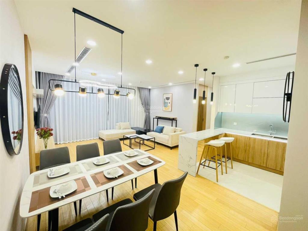 Gia đình cho thuê căn hộ sun square mỹ đình 2pn 85m2, full nội thất giá 14 triệu/tháng