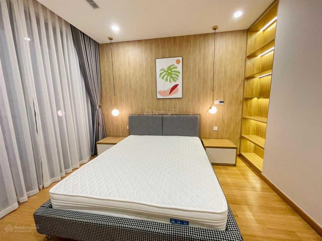 Gia đình cho thuê căn hộ sun square mỹ đình 2pn 85m2, full nội thất giá 14 triệu/tháng