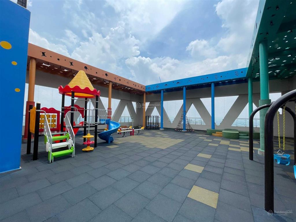 Khách hết hạn hợp đồng, gia đình cho thuê căn 3 ngủ 106m2 nội thất cơ bản giá chỉ 18tr tại the zei