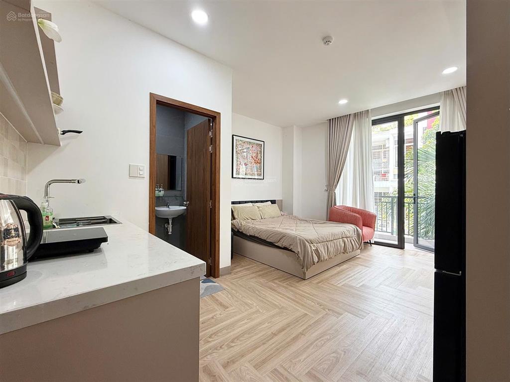 Chính chủ cho thuê căn hộ studio ban công  máy giặt riêng  đầy đủ nội thất  ngay gần sân bay